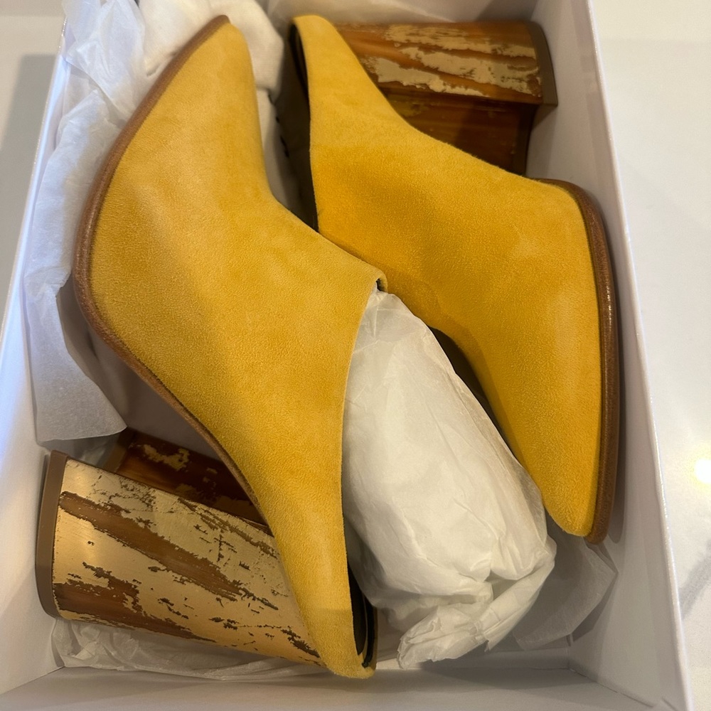 Eugene Kim brand new suede shoes size 38